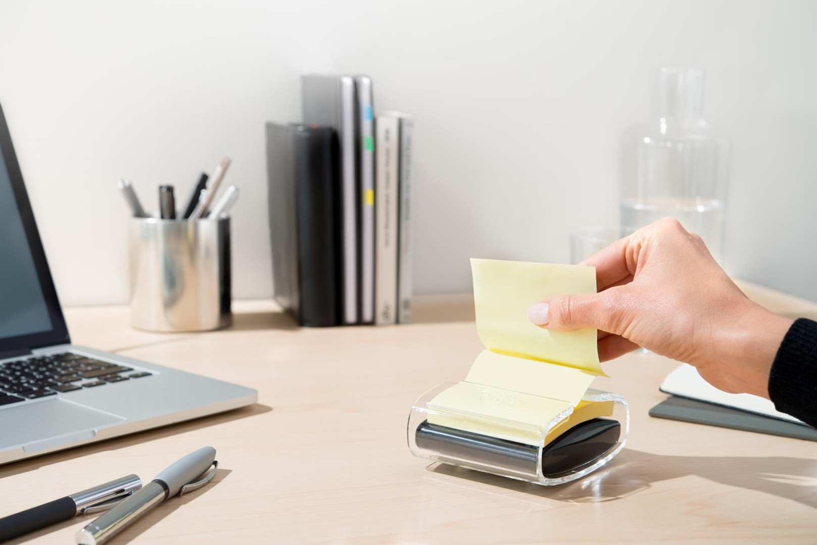 Podajnik do karteczek samoprzylepnych PRO czarny Post-it® Z-Notes + 90 żółtych karteczek 76x76mm