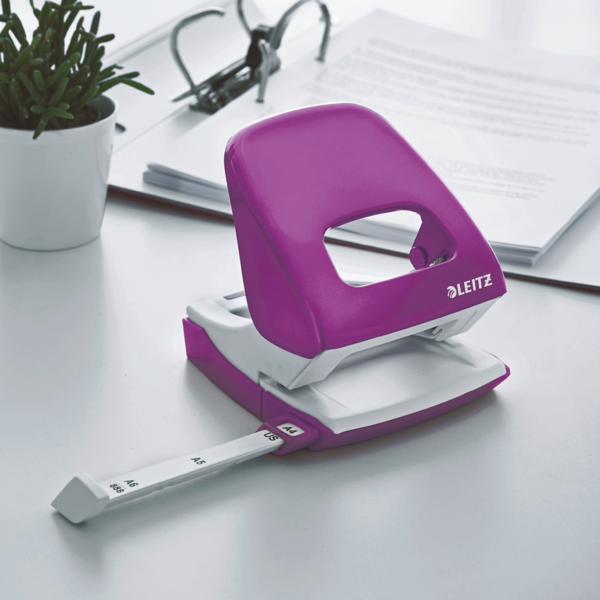 Dziurkacz Leitz WOW New NeXXt 5008 metaliczny fioletowy (30k.)